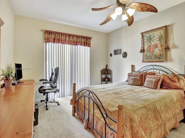 19151 N Hibiscus St, Weston FL 33332