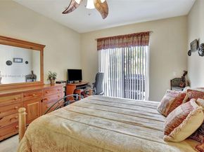 19151 N Hibiscus St, Weston FL 33332