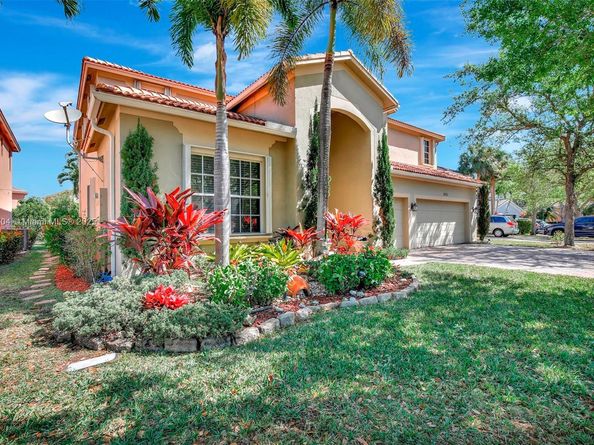 19151 N Hibiscus St, Weston FL 33332