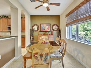 19151 N Hibiscus St, Weston FL 33332