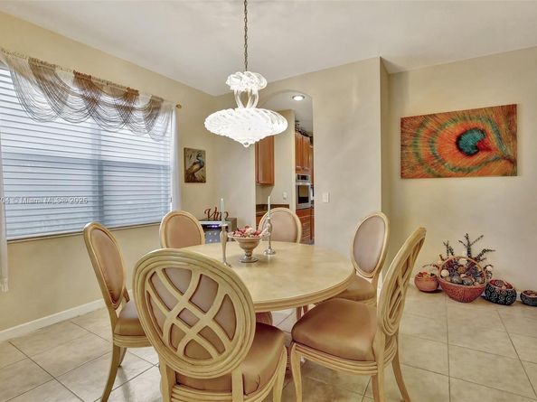 19151 N Hibiscus St, Weston FL 33332