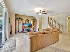 19151 N Hibiscus St, Weston FL 33332