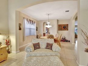 19151 N Hibiscus St, Weston FL 33332