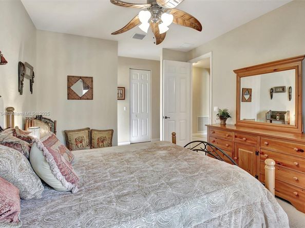 19151 N Hibiscus St, Weston FL 33332