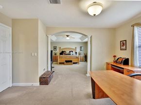 19151 N Hibiscus St, Weston FL 33332