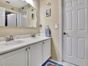 19151 N Hibiscus St, Weston FL 33332