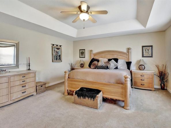 19151 N Hibiscus St, Weston FL 33332