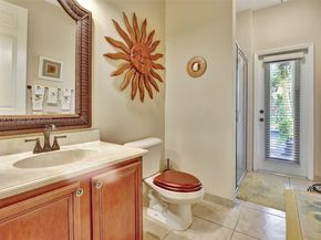 19151 N Hibiscus St, Weston FL 33332