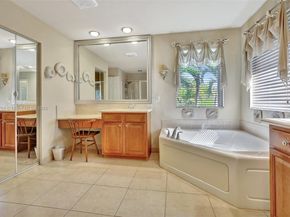 19151 N Hibiscus St, Weston FL 33332