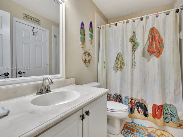 19151 N Hibiscus St, Weston FL 33332