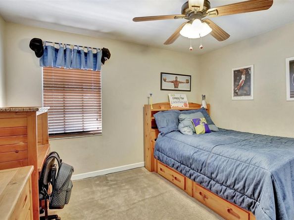 19151 N Hibiscus St, Weston FL 33332