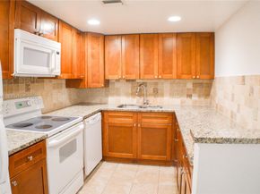 733 SE 1st Way 206, Deerfield Beach FL 33441