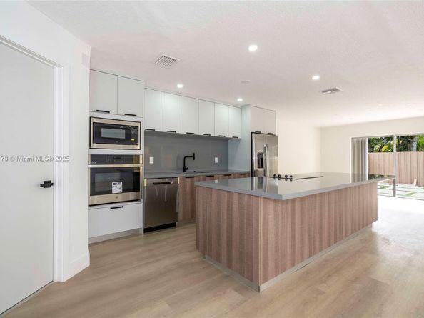 13912 SW 103rd Ln, Miami FL 33186