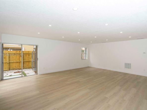 13912 SW 103rd Ln, Miami FL 33186