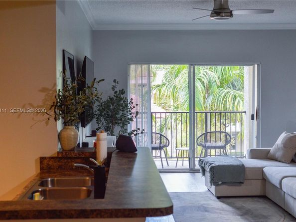 5840 W Sample Rd 305, Coral Springs FL 33067