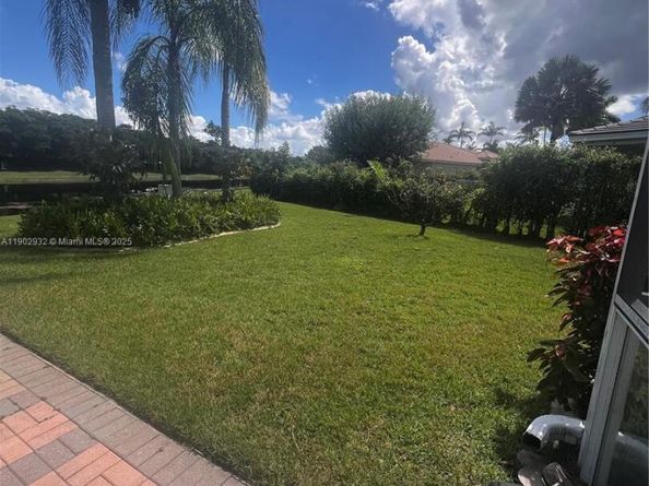 Undisclosed Address #A11902932, Weston FL 33327