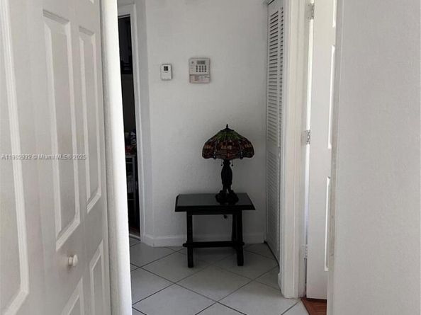 Undisclosed Address #A11902932, Weston FL 33327