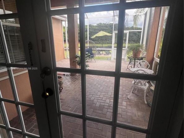 Undisclosed Address #A11902932, Weston FL 33327