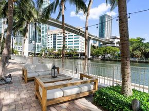 31 SE 5th St 1803, Miami FL 33131