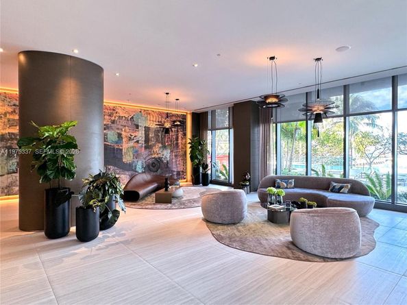 460 NE 28th St 1708, Miami FL 33137