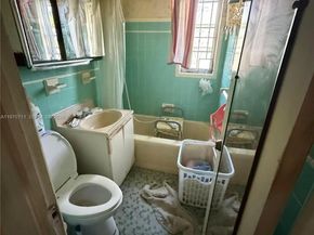 521 NW 189th Ter, Miami Gardens FL 33169