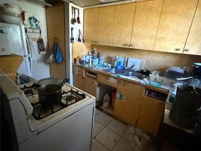 521 NW 189th Ter, Miami Gardens FL 33169