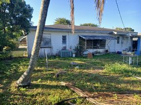 521 NW 189th Ter, Miami Gardens FL 33169