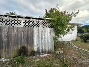 521 NW 189th Ter, Miami Gardens FL 33169