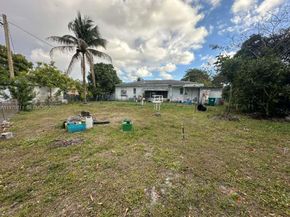 521 NW 189th Ter, Miami Gardens FL 33169