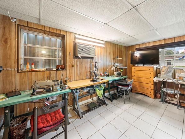 9710 SW 74th St, Miami FL 33173