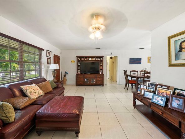 9710 SW 74th St, Miami FL 33173