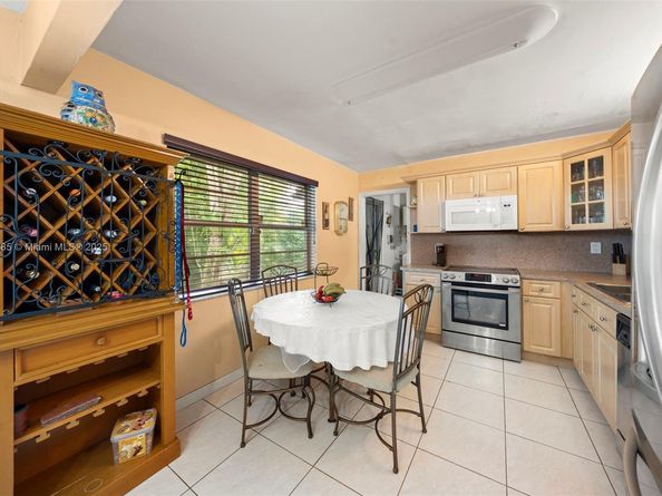 9710 SW 74th St, Miami FL 33173