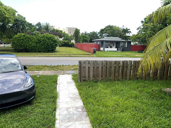 802 S 24th Ave, Hollywood FL 33020