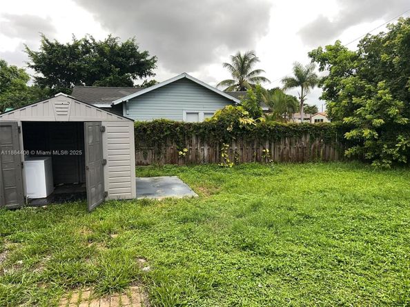 802 S 24th Ave, Hollywood FL 33020