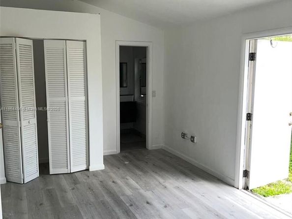802 S 24th Ave, Hollywood FL 33020