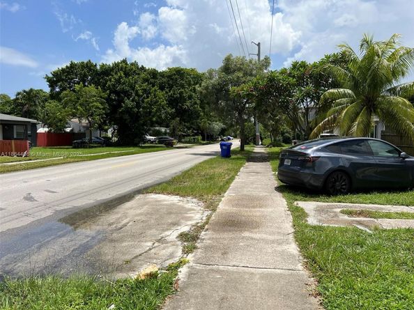 802 S 24th Ave, Hollywood FL 33020