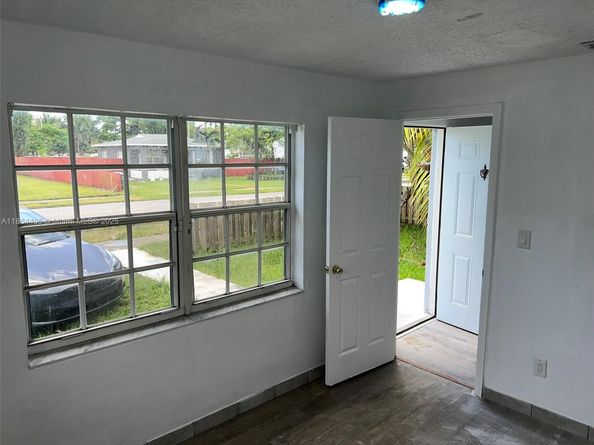 802 S 24th Ave, Hollywood FL 33020