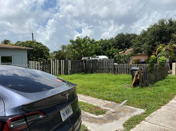 802 S 24th Ave, Hollywood FL 33020