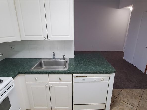 215 Lake Pointe Dr 210, Oakland Park FL 33309
