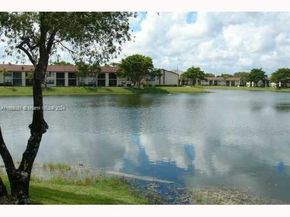 215 Lake Pointe Dr 210, Oakland Park FL 33309