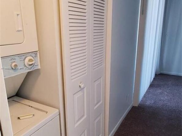 215 Lake Pointe Dr 210, Oakland Park FL 33309