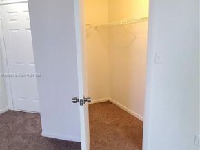 215 Lake Pointe Dr 210, Oakland Park FL 33309