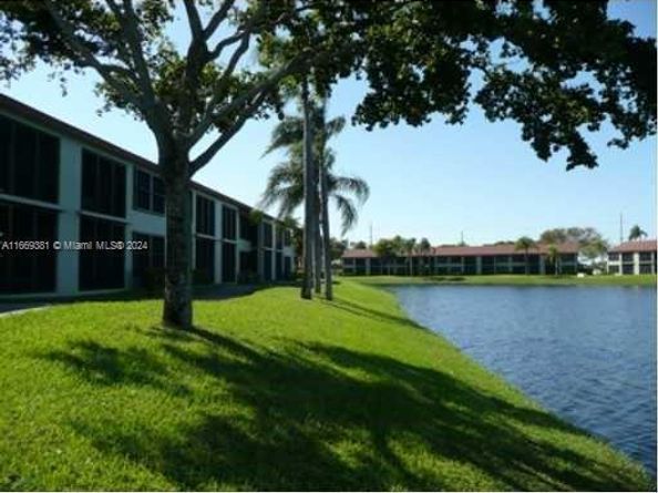 215 Lake Pointe Dr 210, Oakland Park FL 33309
