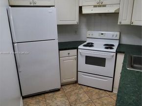 215 Lake Pointe Dr 210, Oakland Park FL 33309