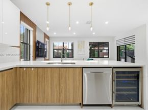 7026 NW 103rd Pl, Doral FL 33178