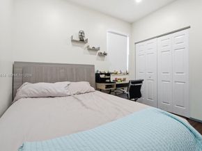 7026 NW 103rd Pl, Doral FL 33178