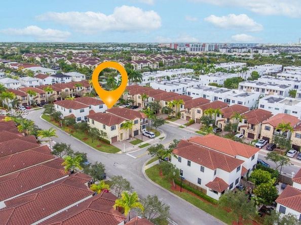 7026 NW 103rd Pl, Doral FL 33178