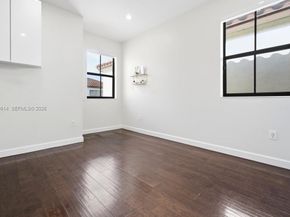 7026 NW 103rd Pl, Doral FL 33178