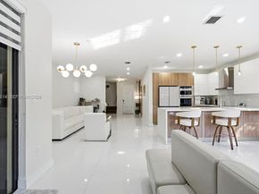 7026 NW 103rd Pl, Doral FL 33178