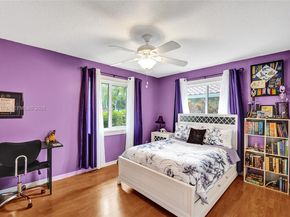 1741 W Oak Knoll Cir, Davie FL 33324